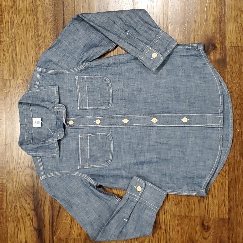 Boys Gap blue chambray button down shirt size 5